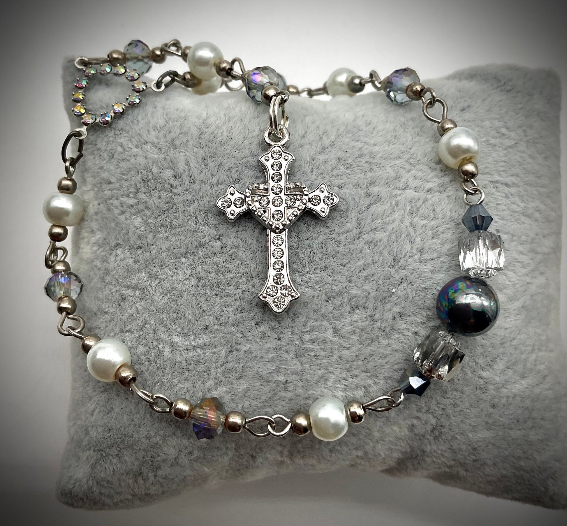 White Pearl and Crystal Beaded Pocket Rosary Catholic Christian Religious Jewelry Hand Made with Rhinestone Accent Cross - 1 Decade