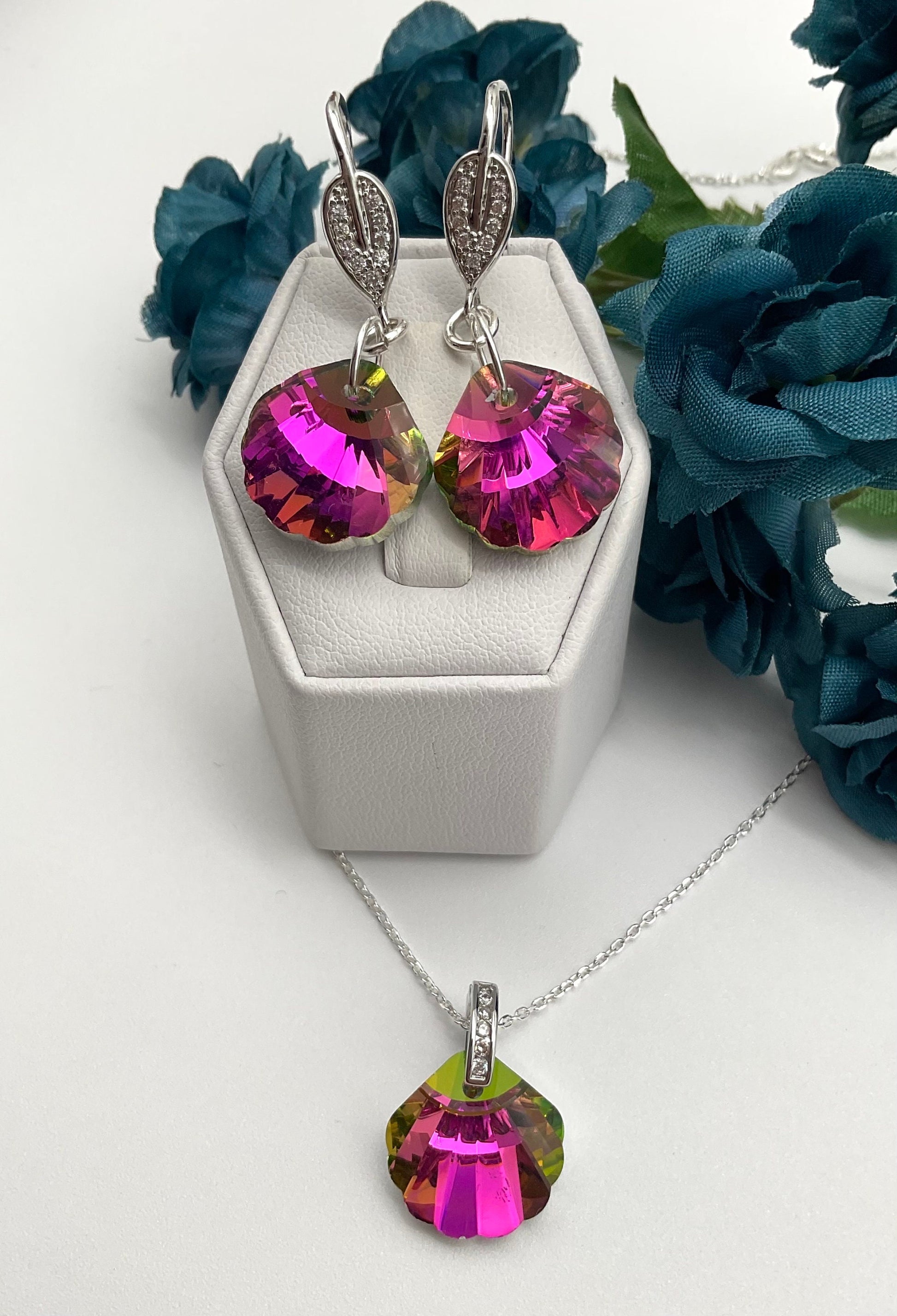 Fushia Pink Crystal Clam Pendant Necklace and Earring Set