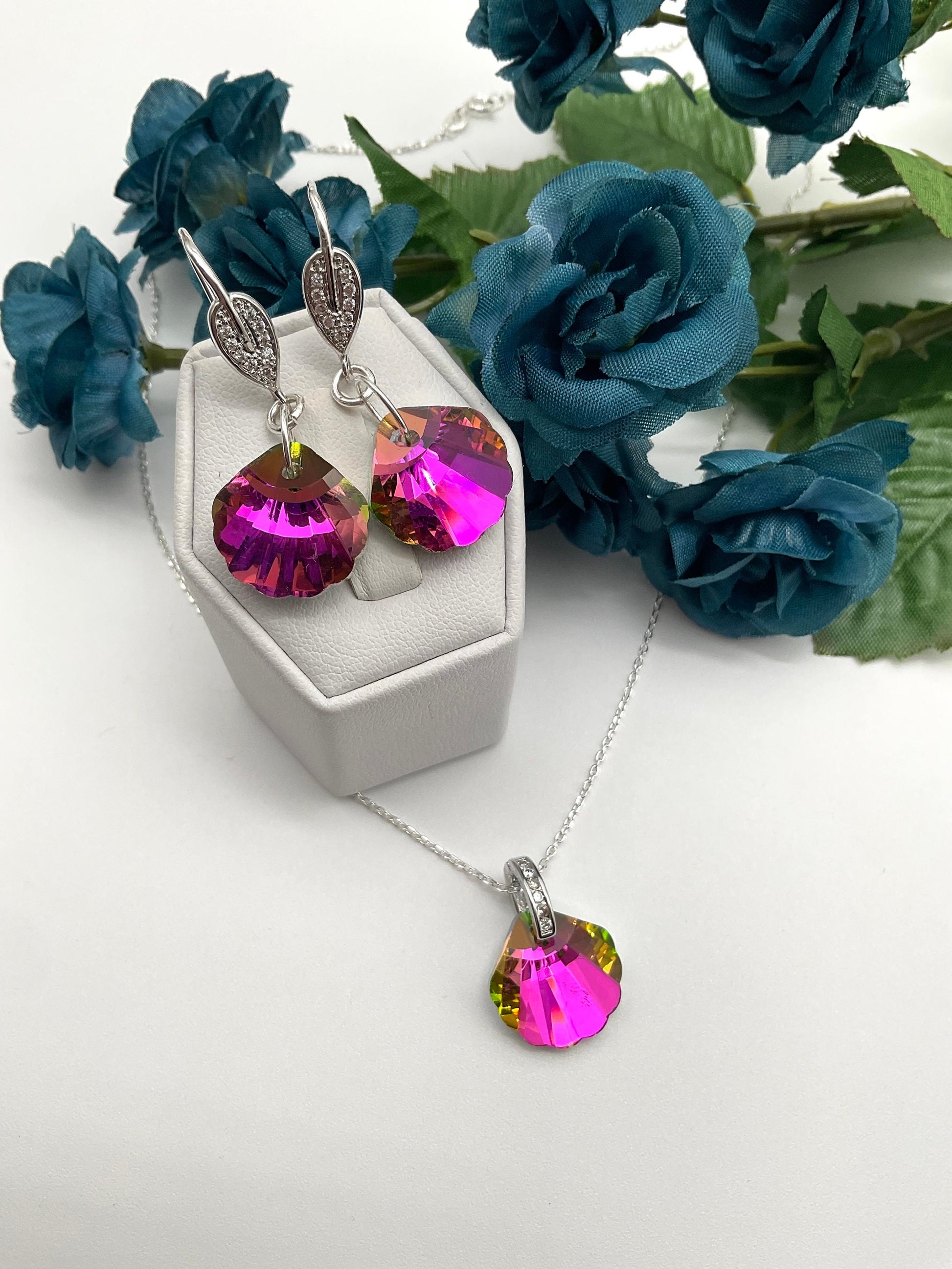 Fushia Pink Crystal Clam Pendant Necklace and Earring Set