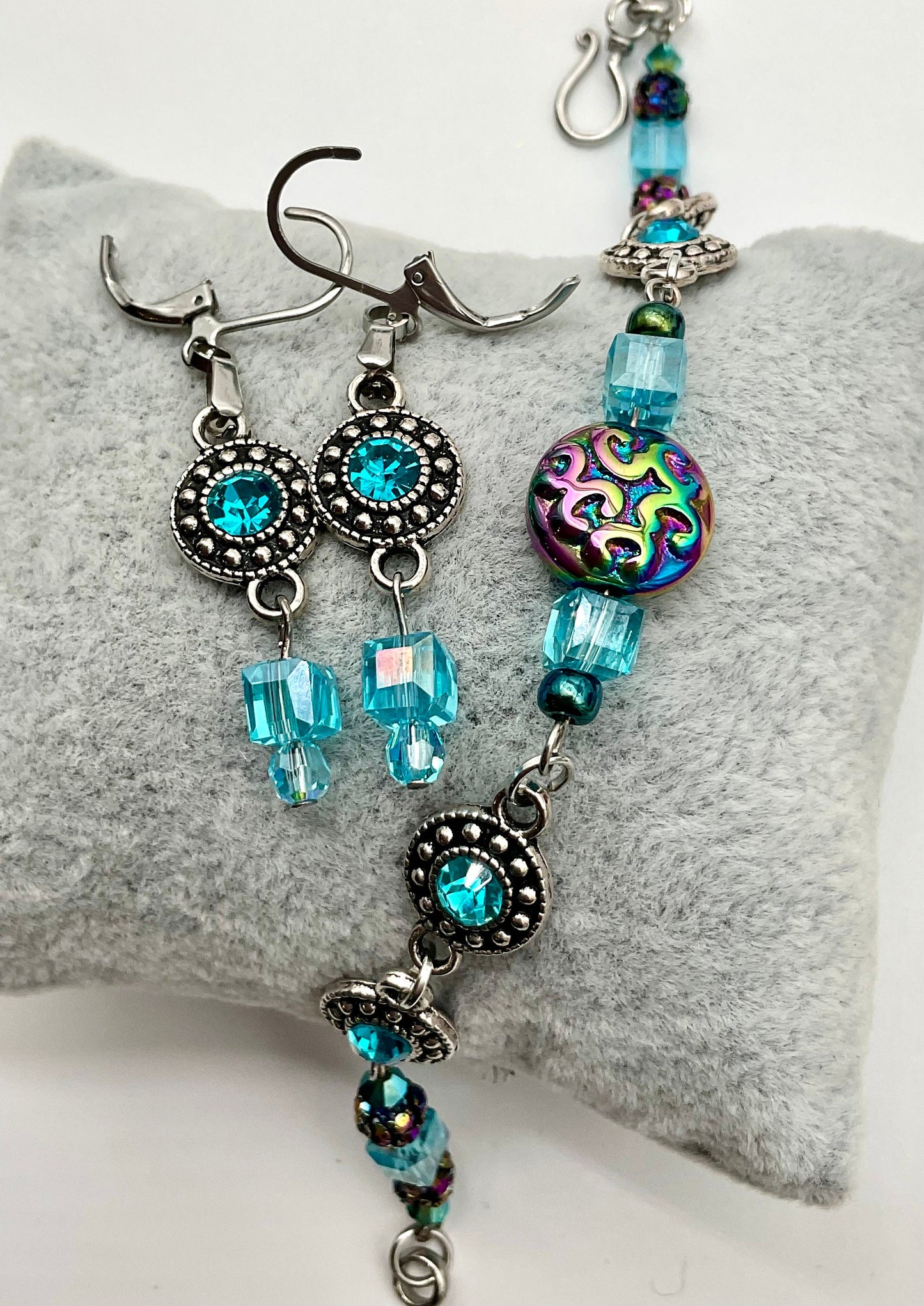 Teal / Aqua Crystal Rhinestone and Silver Bracelet with Matching Earrings