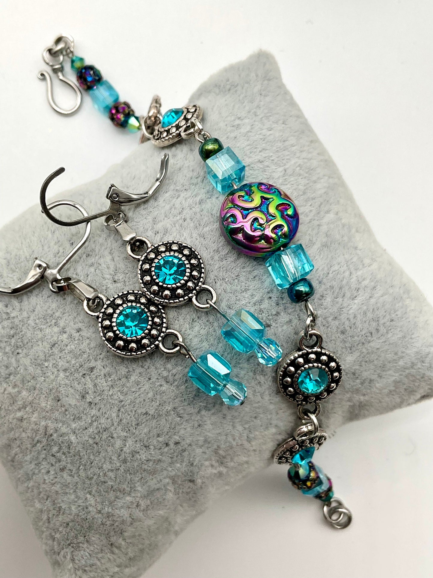 Teal / Aqua Crystal Rhinestone and Silver Bracelet with Matching Earrings