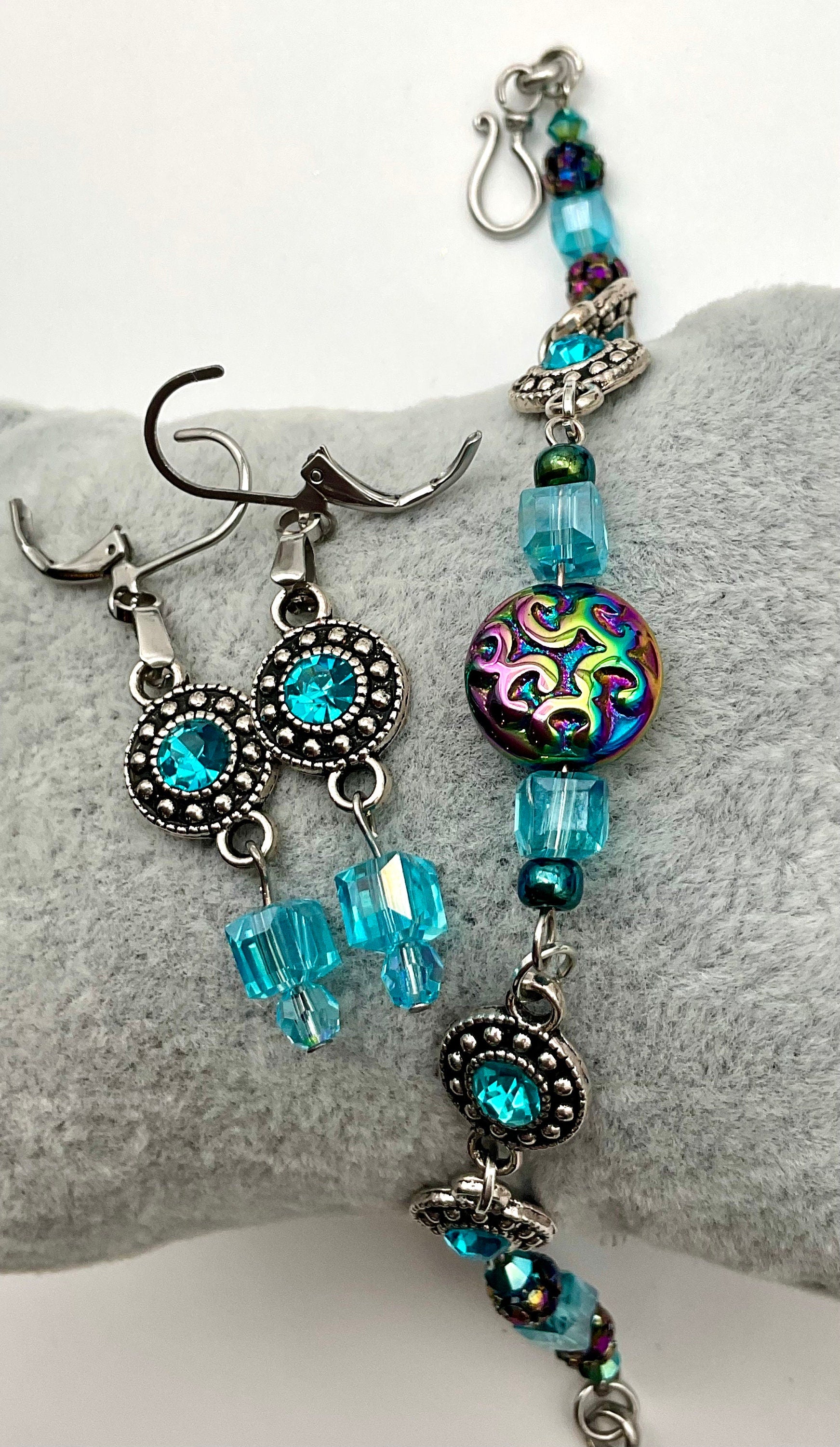 Teal / Aqua Crystal Rhinestone and Silver Bracelet with Matching Earrings